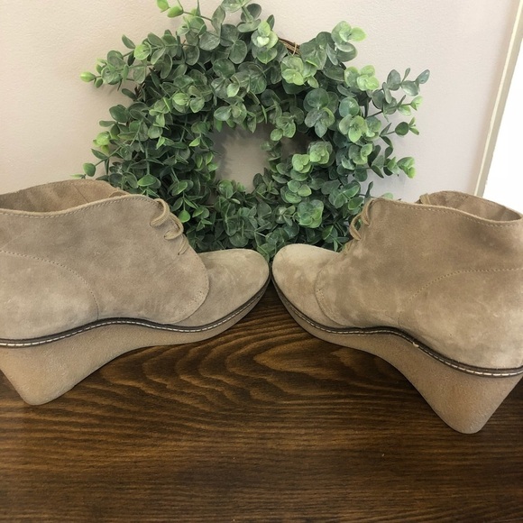 J Crew Lace Up Leather Wedge Booties Size 10 - Picture 5 of 9